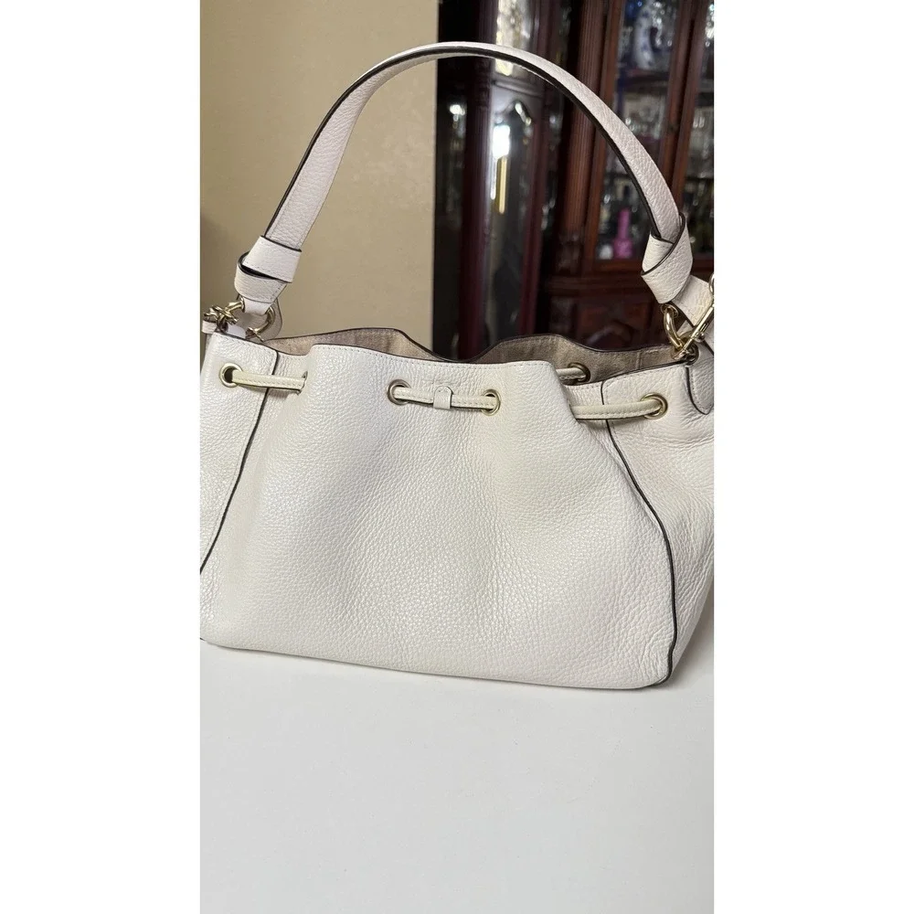 Coach Everly Drawstring Shoulder Bag C5671 Chalk Pebbled Leather Women's Purse‎